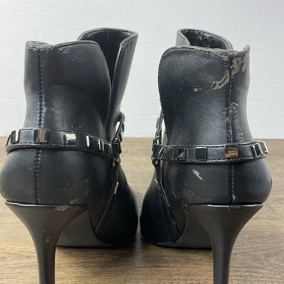 BCBGeneration Women’s Timoh Studded Pointed Toe Black Heeled Booties, size 7.5 - Picture 7 of 13